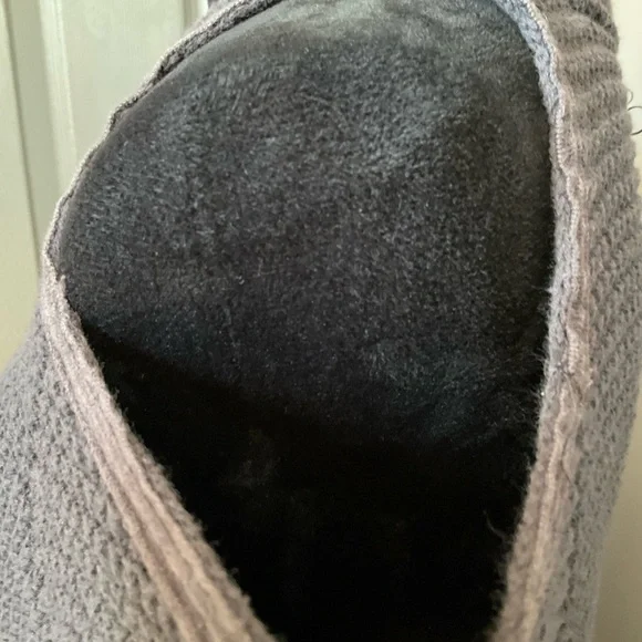 Free People XS Moonshine thermal vee neck cold shoulder sweater in charcoal - Picture 3 of 7